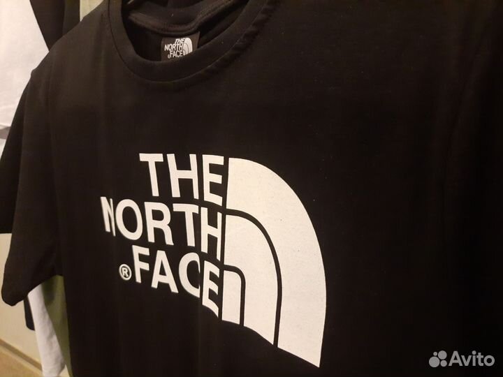 Футболка The North Face