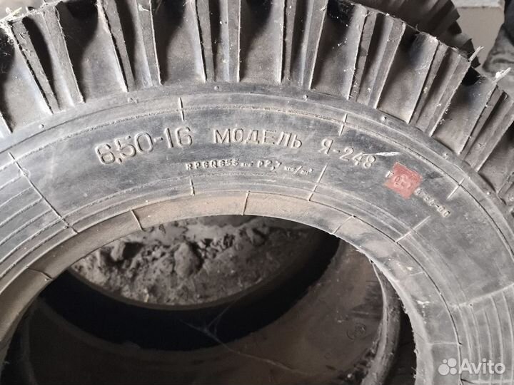 Продам 2 колеса УАЗ, и две шины