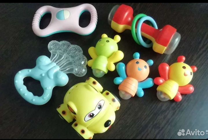 Грызунки, подвески, машинки для маленьких