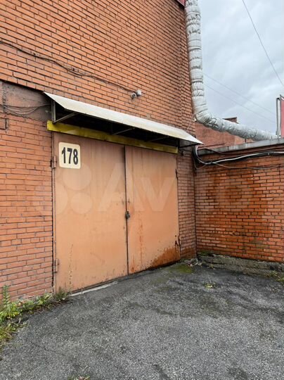 Гараж, > 30 м²