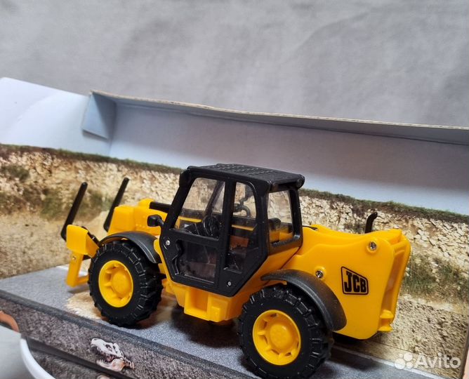 Погрузчик телескопический Jsb модель 1/43 1/50