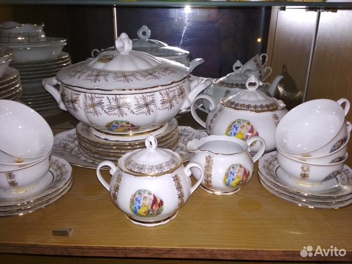 Столовый сервиз 