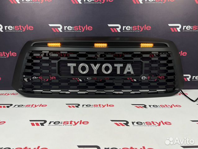 Решетка радиатора Toyota Tundra 06-12г с подсветко