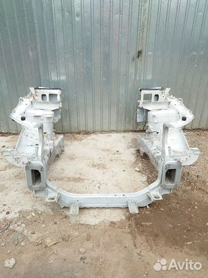 Передняя часть кузова Mitsubishi Outlander