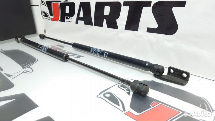 Амортизатор двери багажника Mitsubishi Outlander I