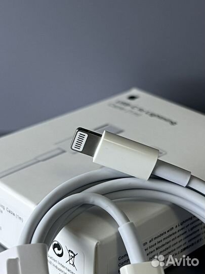 Оригинальня быстрая зарядка на iPhone 20w + кабель