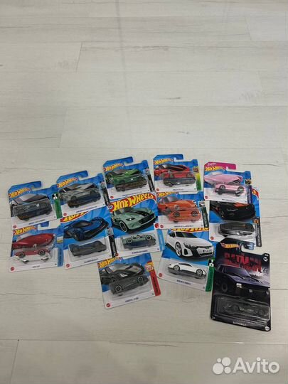 Машинки HotWheels