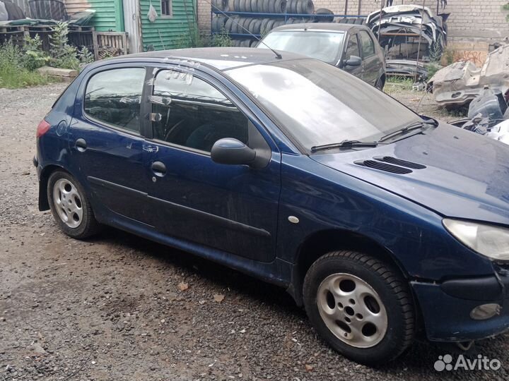 Peugeot 206 на разбор 1.4ат