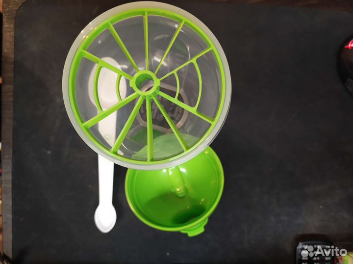 Шейкер с мерной ложкой Herbalife