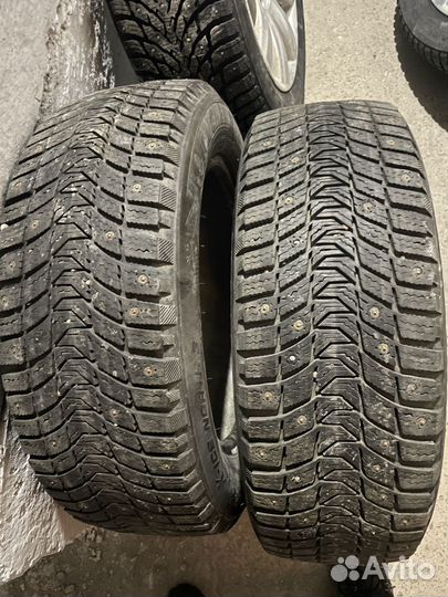 Michelin X-Ice North 3 215/60 R17 98T