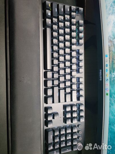 Razer BlackWidow V3 Pro + Ergonomic Wrist Rest Pro