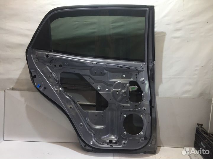 Дверь задняя левая б.у. оригинал состояние идеальн