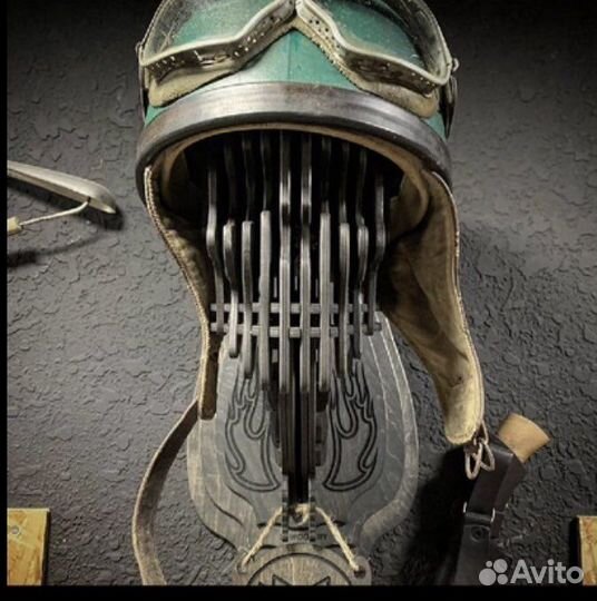 Держатель для шлема (череп)