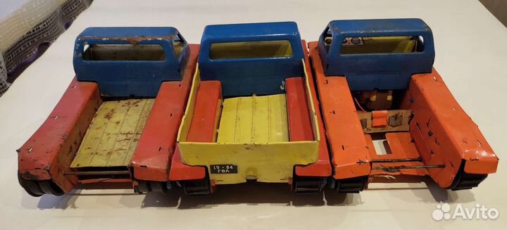 Игрушка-3шт. Вездеход тягач СССР. Цена за три