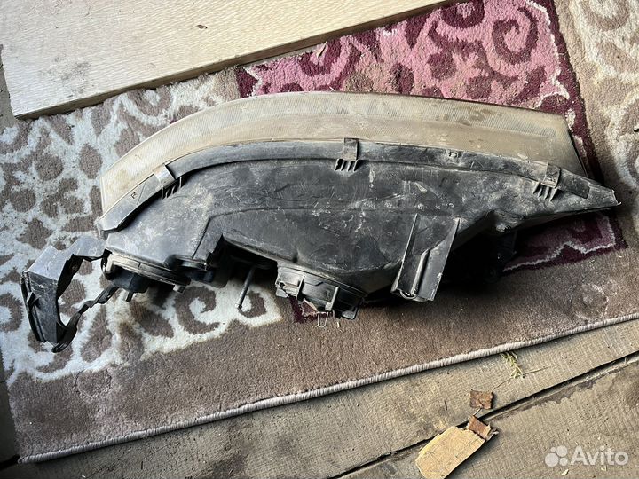 Фары на toyota mark 2 90