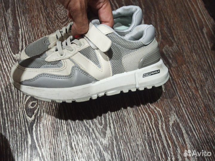 Кроссовки для девочки 33