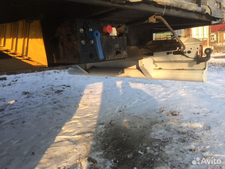 Полуприцеп тентованный Krone SD, 2012