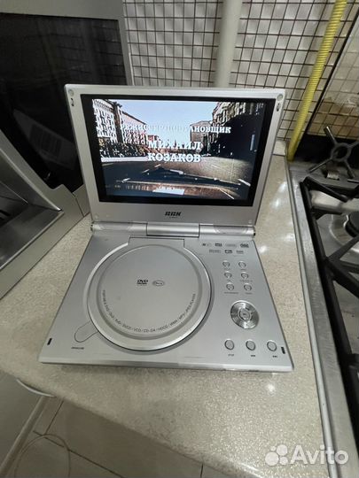 Портативный DVD плеер BBK DL385DC