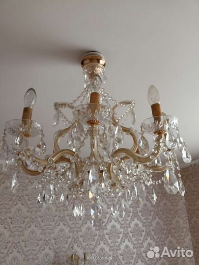 Люстра хрустальная и бра