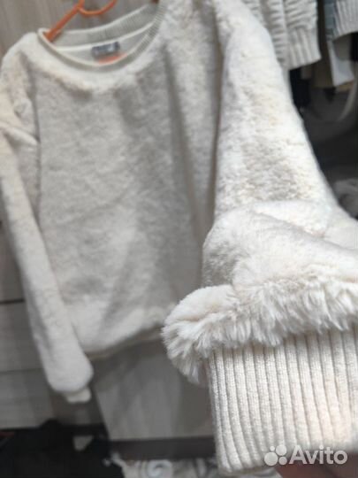 Свитер женский