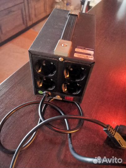 Стабилизатор напряжения ippon AVR 1000