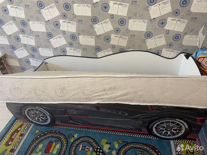 Кровать с матрасом