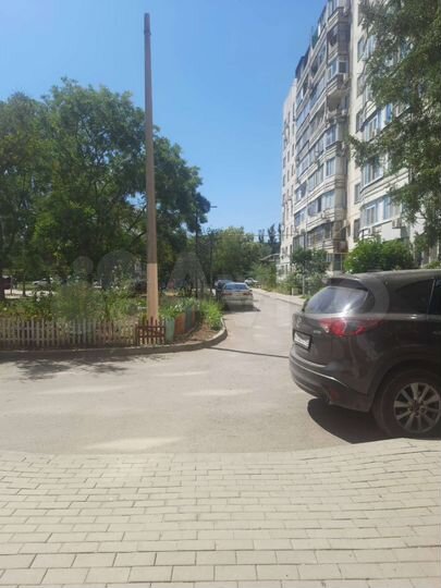 2-к. квартира, 43 м², 1/9 эт.