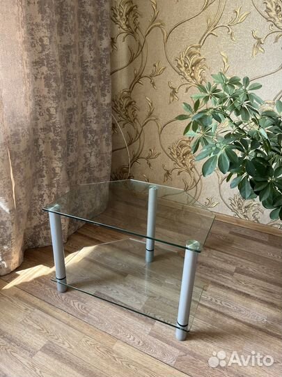 Стеклянный столик журнальный / под телевизор