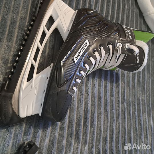Коньки хоккейные 44 размер bauer