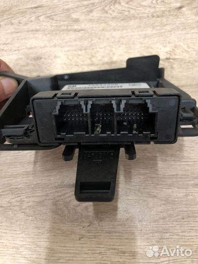 Блок управления парктроником Opel Astra j