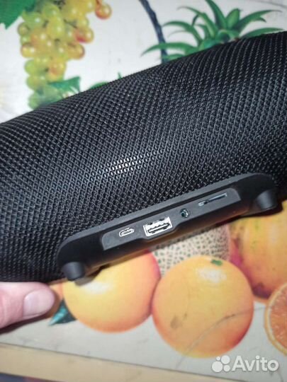 Bluetooth колонка JBL Xtreme. Через плечо