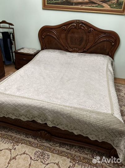 Спальный гарнитур