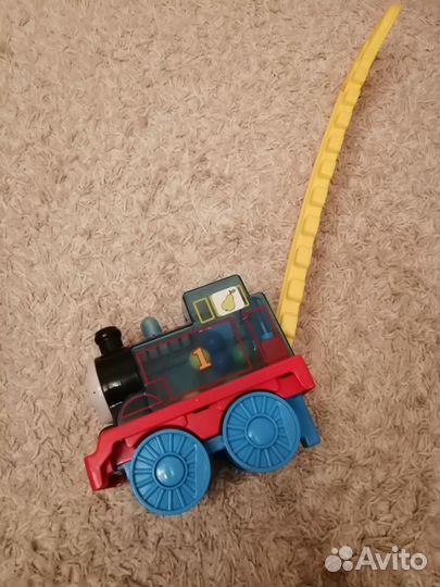 Каталка -паровозик томас fisher-price