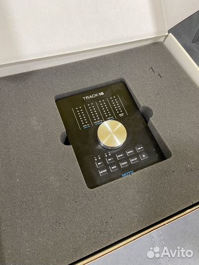 Внешняя звуковая usb карта Motu Track 16