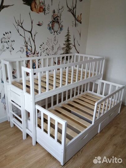 Кровать детская двухъярусная, выкатной ярус