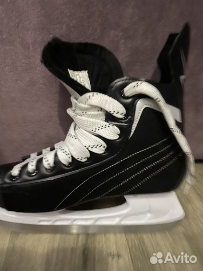 Коньки хоккейные