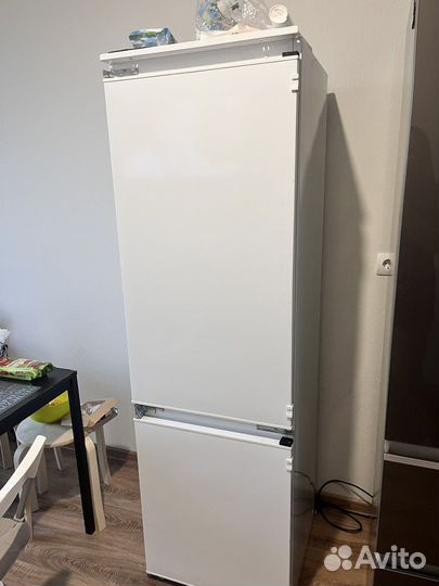 Встраиваемый холодильник candy