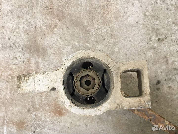 Рычаг передний левый Skoda Octavia A5 (3316)