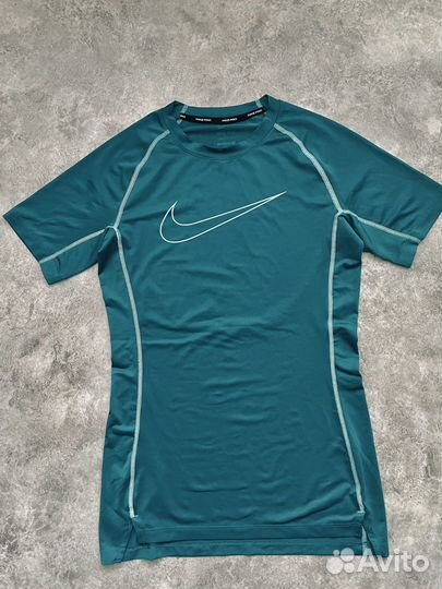 Рашгард, футболка спортивная 