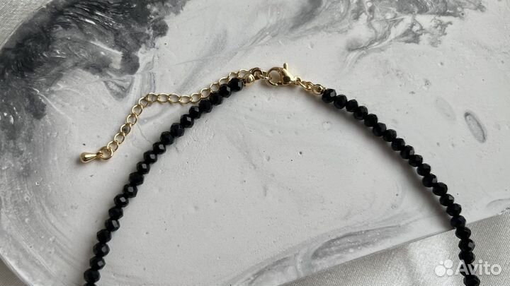 Чокер из хрусталя фурнитура мед. золото