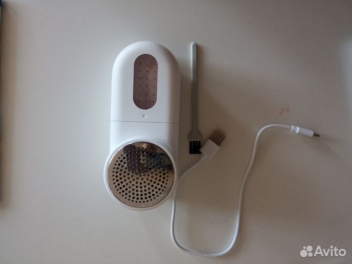 Машинка для удаления с одежды катышков