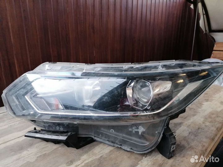 Оптика на Nissan Qashqai