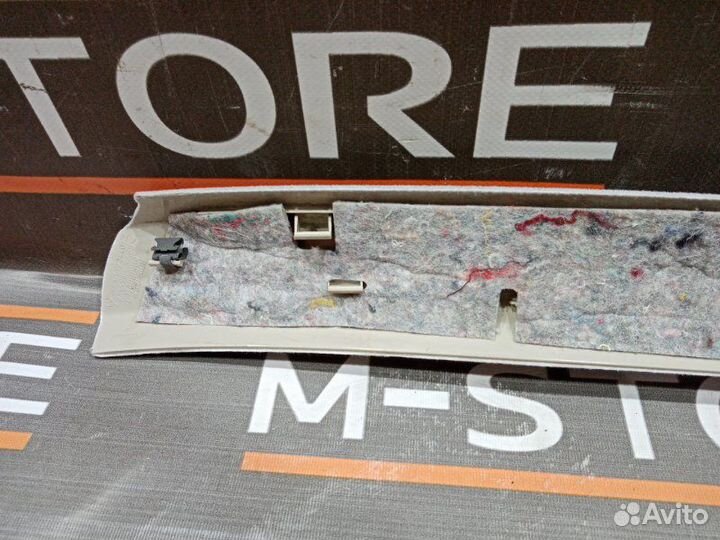 Обшивка стойки передняя правая Mercedes-Benz