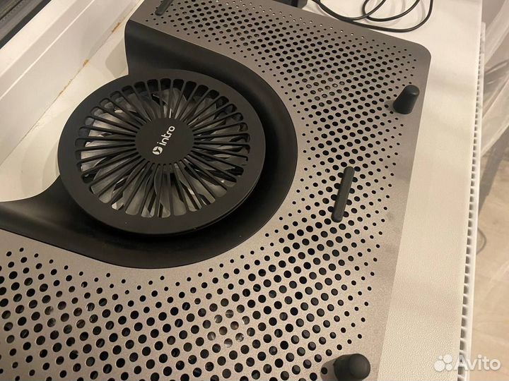 Охлаждающая подставка для ноутбука Intro GXT9900