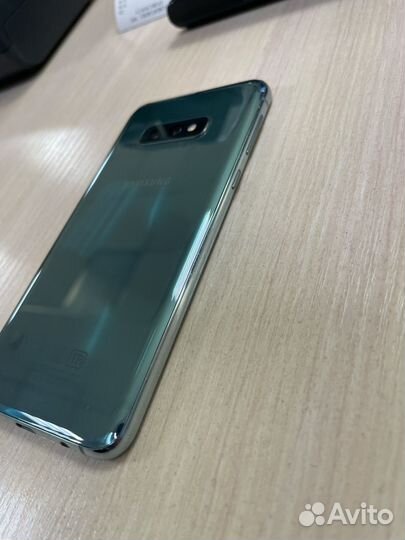 Samsung Galaxy S10e, 6/128 ГБ