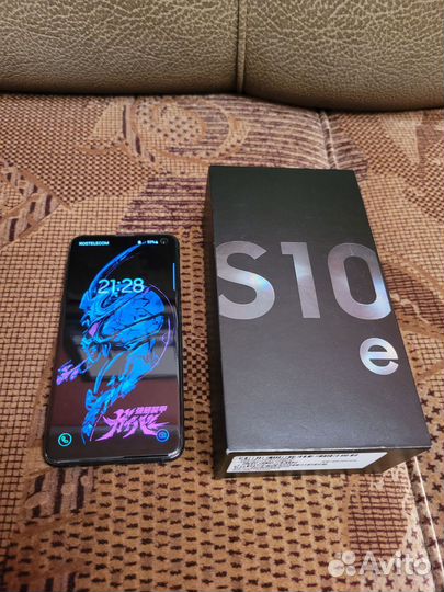 Samsung Galaxy S10e, 6/128 ГБ