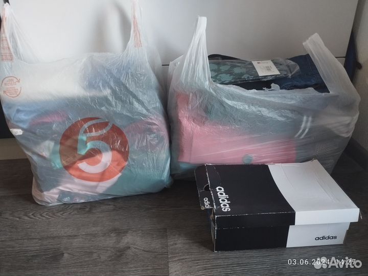 2 пакета с одеждой 46-48рр