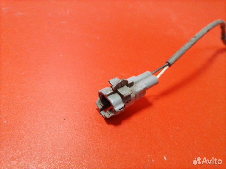 Датчик abs передний правый Toyota Land Cruiser