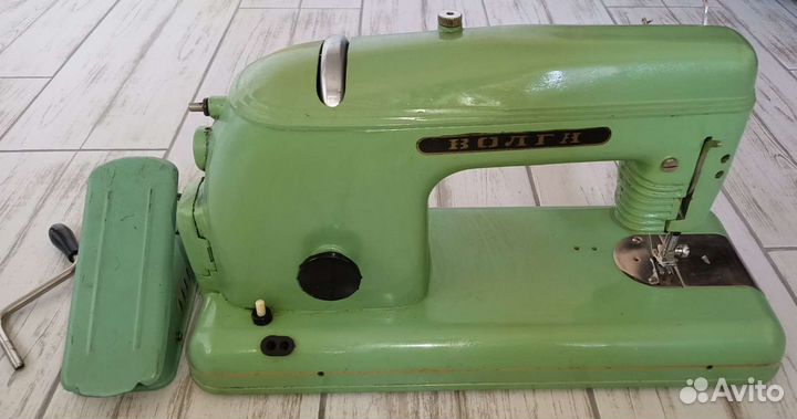 Швейная машина 
