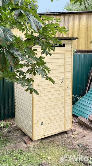 Туалет квадратный односкатный в наличии